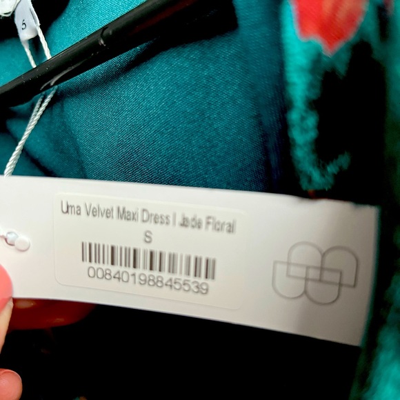 COPY - Women’s maxi velvet uma dress - Picture 2 of 2